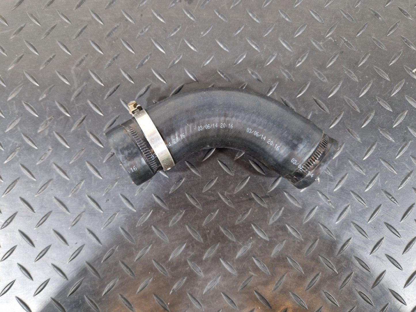 12-18 MERCEDES BENZ B-CLASS W246 GENUINE FUEL FILLER HOSE PIPE A2464760075