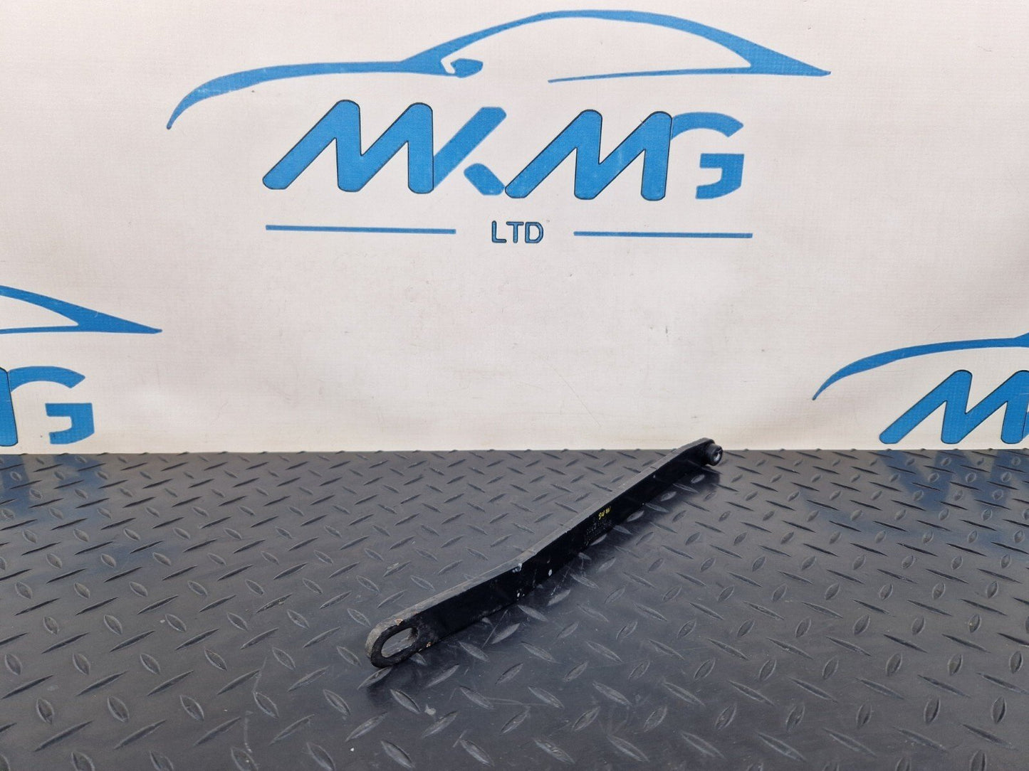 14-21 MERCEDES BENZ C200d W205 REINFORCEMENT RADIATOR SUPPORT STRUT A2056201700