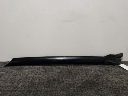 Land Rover Discovery L462 Genuine Right O/S A Pillar Door Moulding HY32-025A52-A