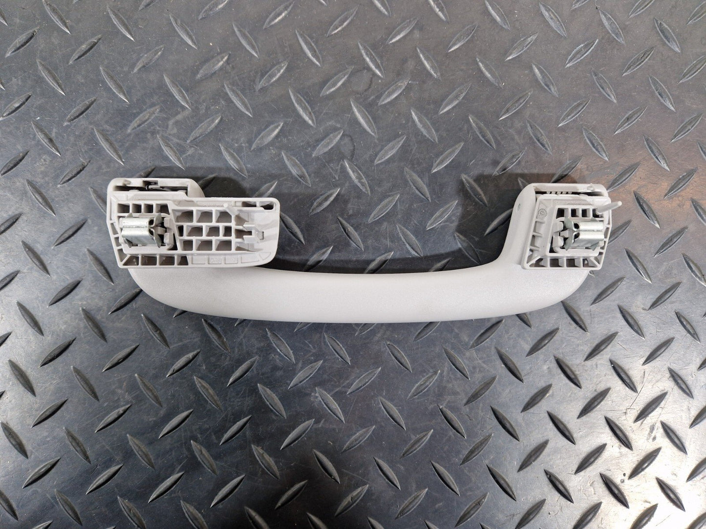 20-24 BMW 1 SERIES F40 GENUINE FULL SET OF GRAB HANDLES FRONT & REAR 7495617