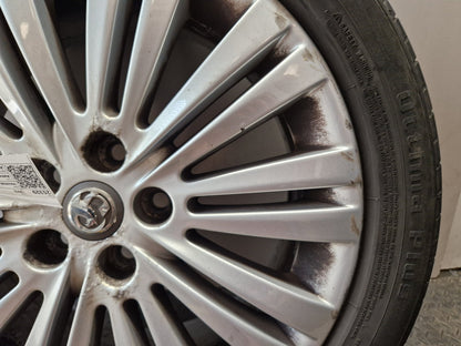 Vauxhall Astra MK6 (J) (A3400) 17" Alloy Wheel with Tyre 215/50/17 ~4mm