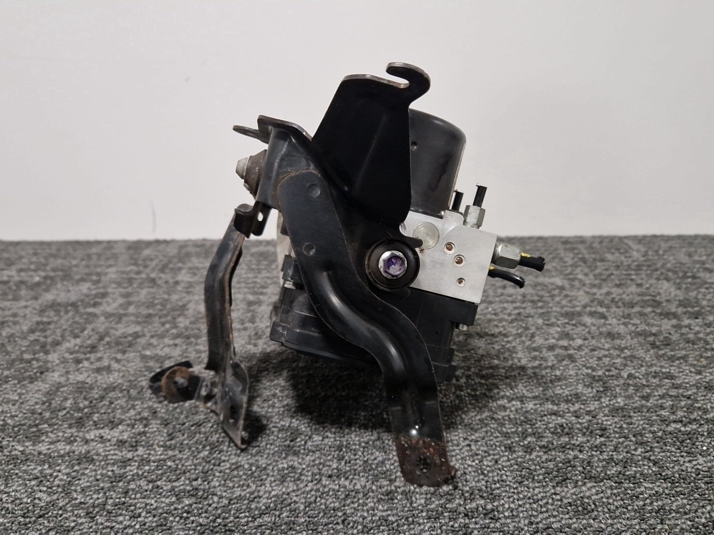 Honda CR-Z MK1 (ZF13) Coupe Genuine ABS Pump Module 57110-SZT-G030-M1