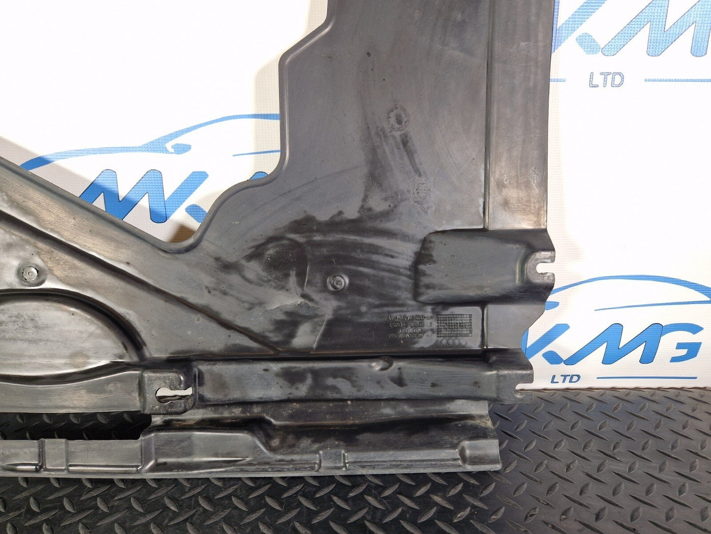 16-19 AUDI A4 B9 S-LINE OEM DRIVER REAR RIGHT UNDER BODY COVER TRAY 8W0825216E