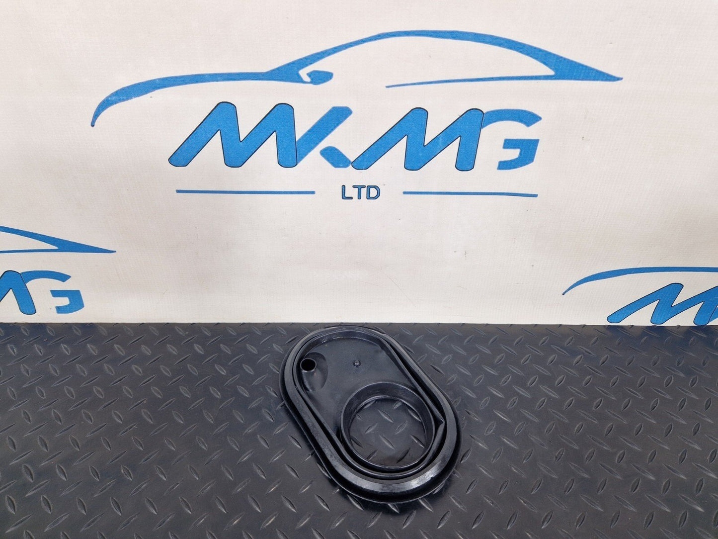 19-ON MERCEDES BENZ CLA C118 FUEL TANK FILLER SEAL A1184710100