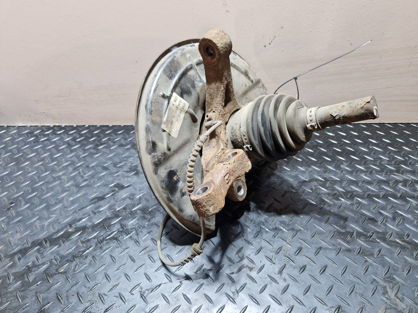 Vauxhall Mokka MK1 (G1U0) SUV 1.6L Diesel Genuine Front Right Wheel Hub