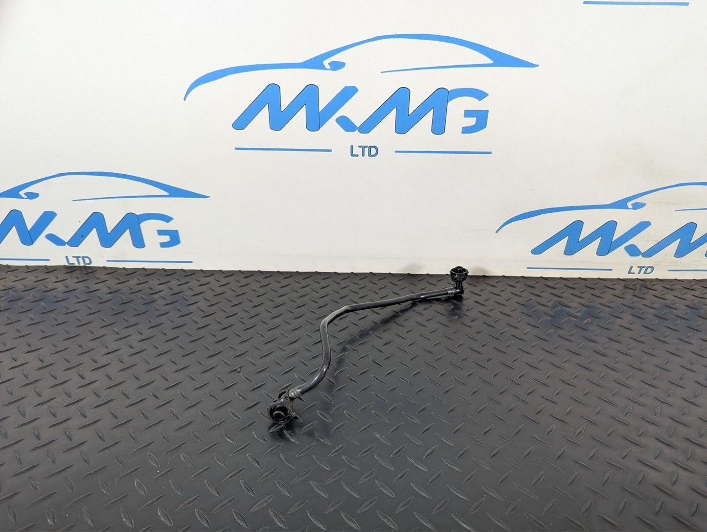 16-19 AUDI A4 B9 GENUINE OEM BREATHER VACUUM PIPE 8W0121081AK