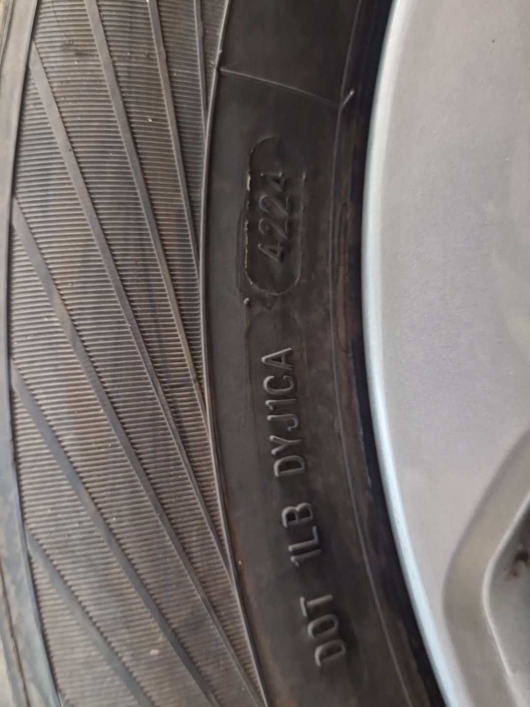 Vauxhall Mokka MK1 (G1U0) 17" Alloy Wheel with Tyre 215/60/17 ~7mm