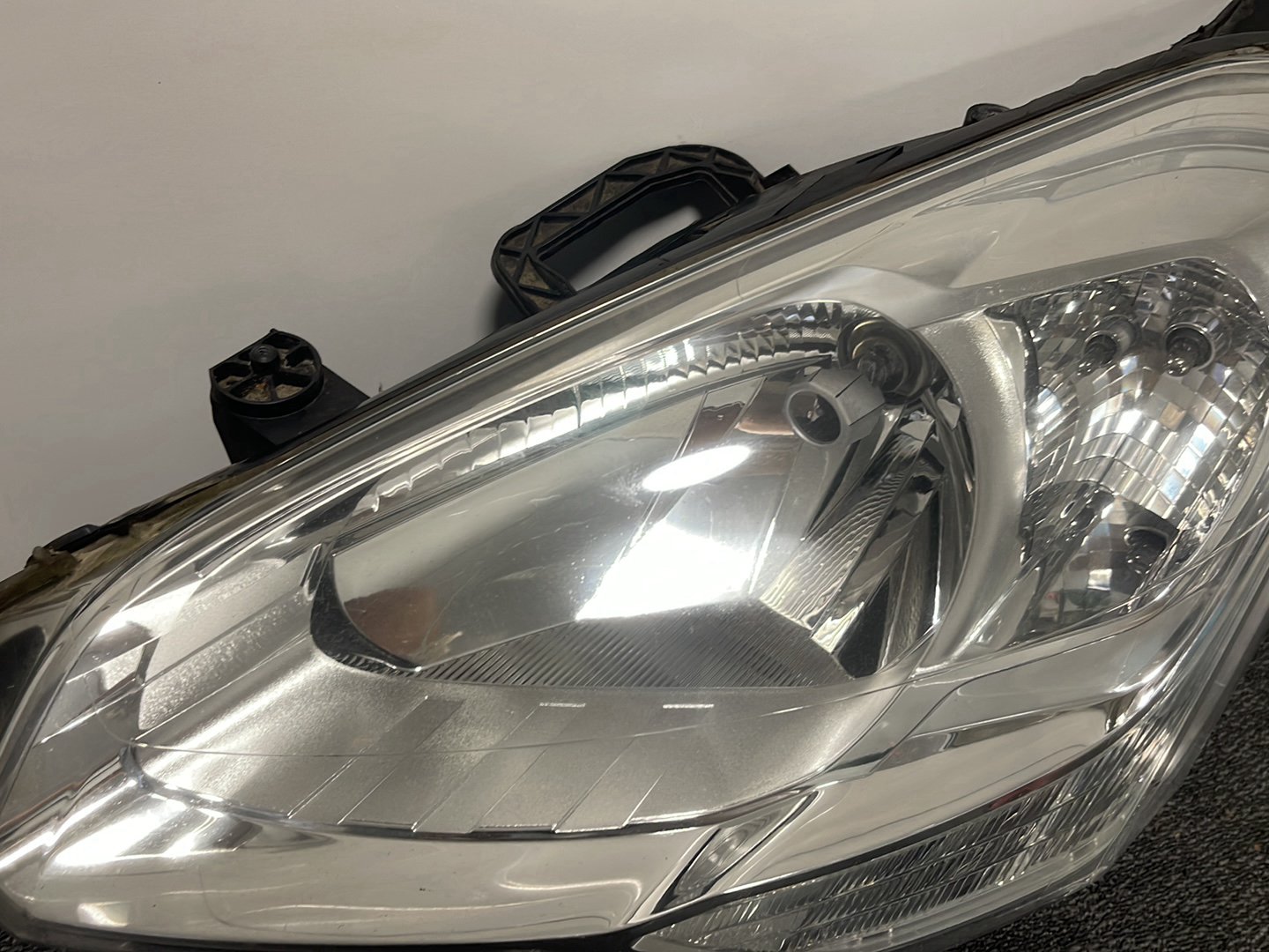 Peugeot Partner B9 Cargo Van Front Left N/S Headlight 89318051 9682828480