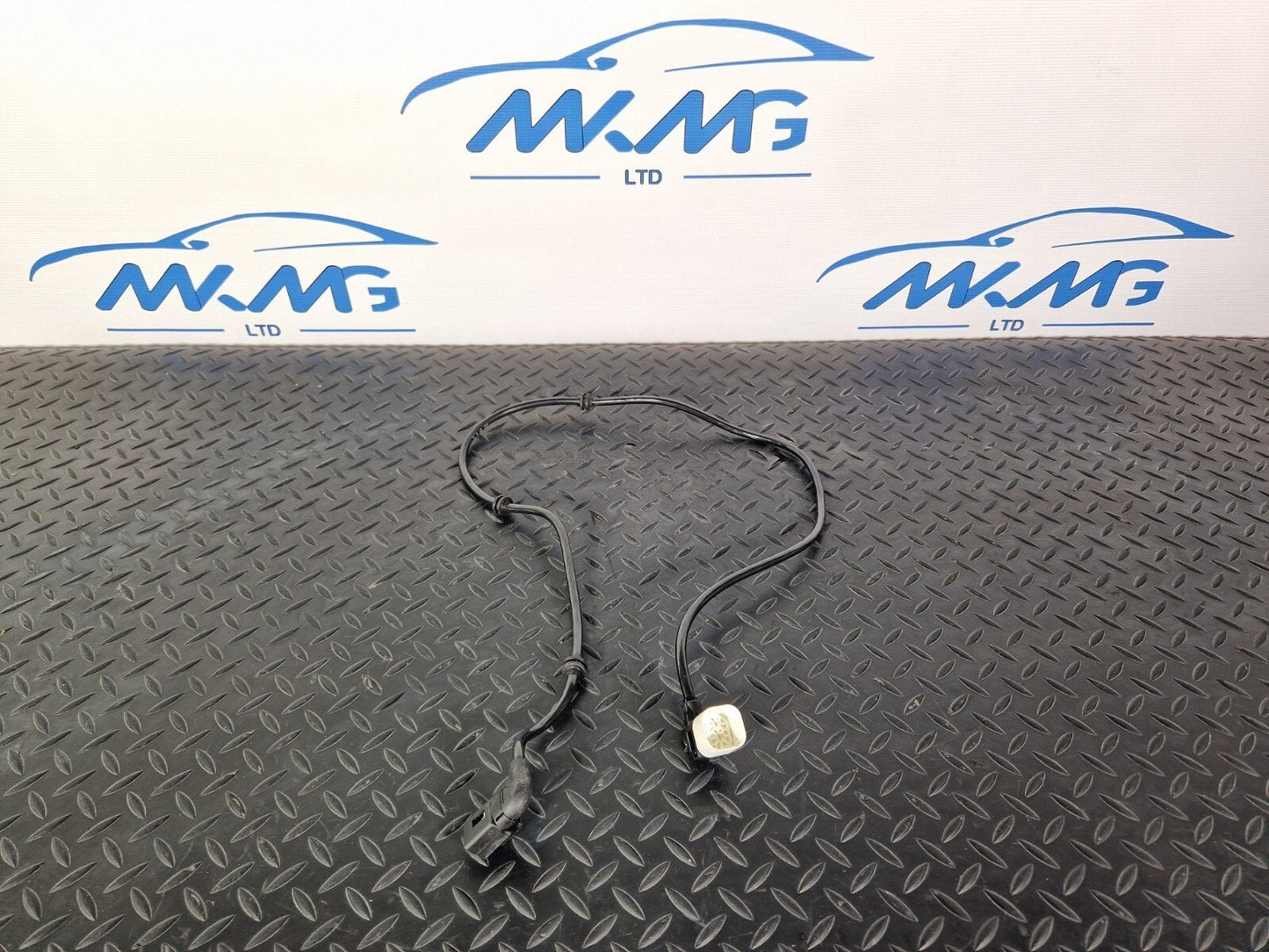 14-21 MERCEDES BENZ C220d W205 REAR LEFT BRAKE PAD WEAR SENSOR A2055404106