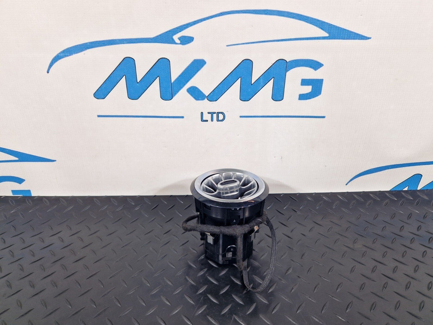 19-ON MERCEDES B CLASS W247 DASHBOARD AIR VENT FITS LEFT & RIGHT A2478307201