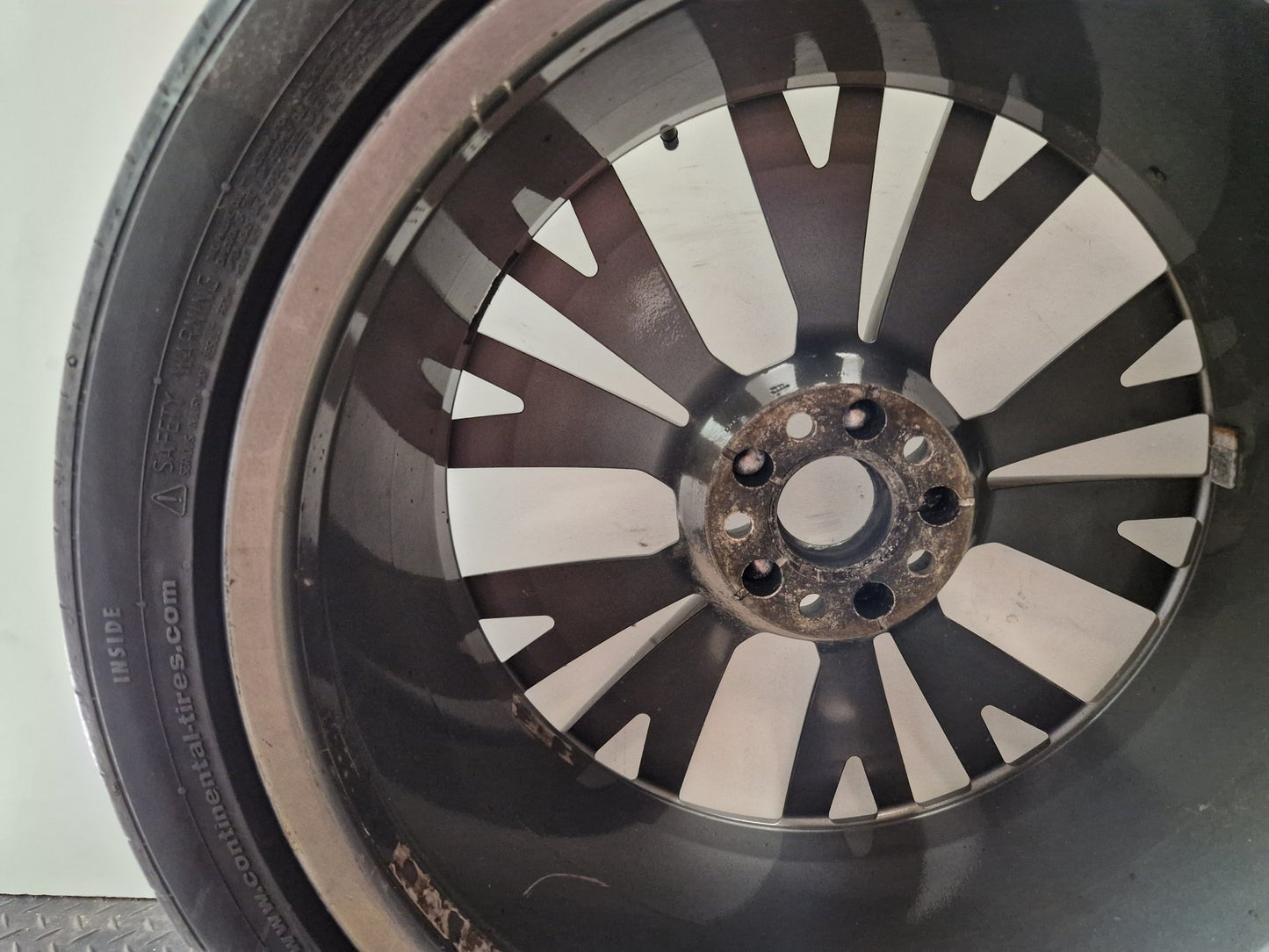 Audi A7 4G 20" Alloy Wheel with Tyre 275/35/20 ~5mm 4G8601025AE