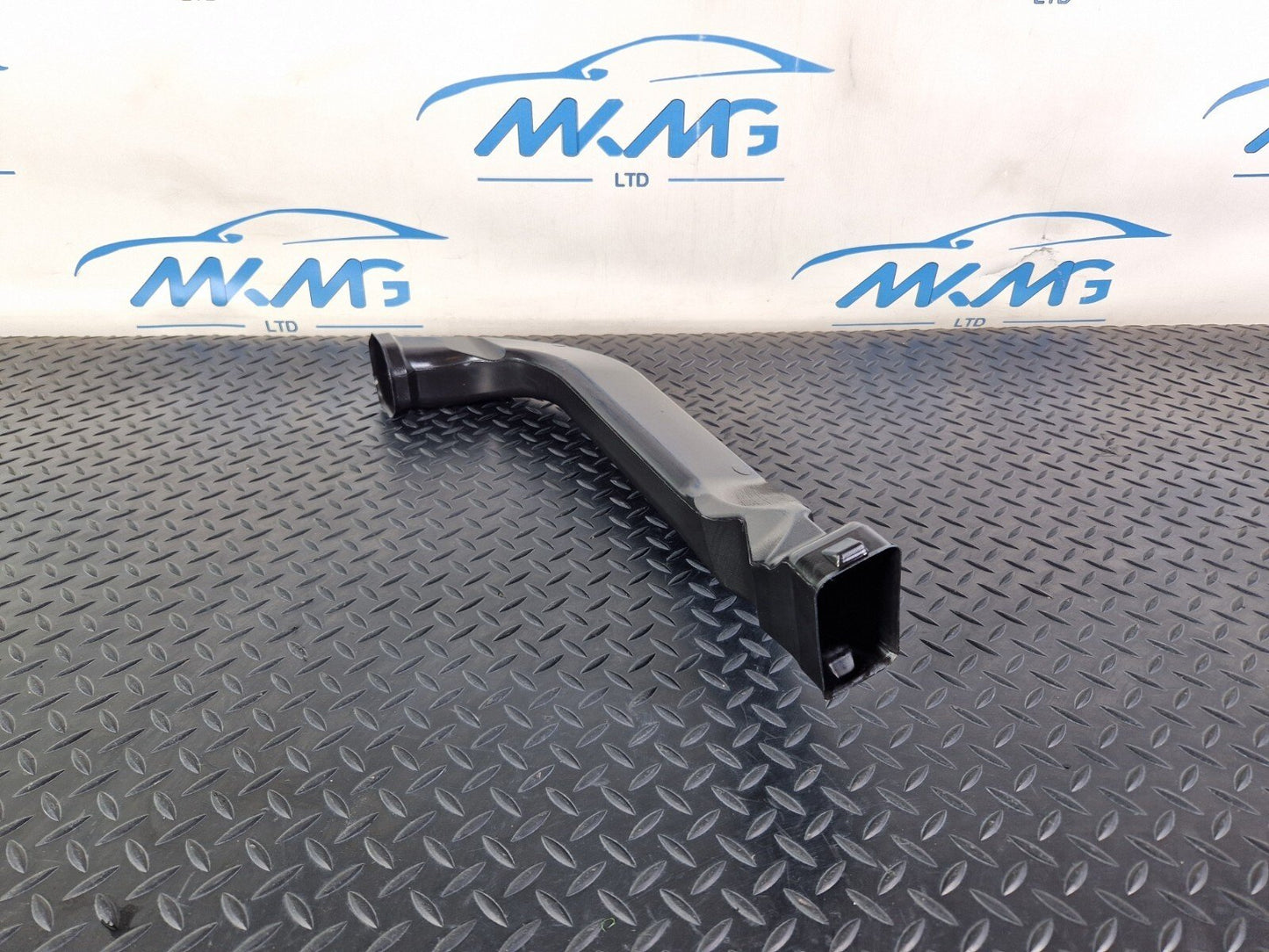 18-ON MERCEDES BENZ SPRINTER W907 OEM AIR DUCT A9078310900