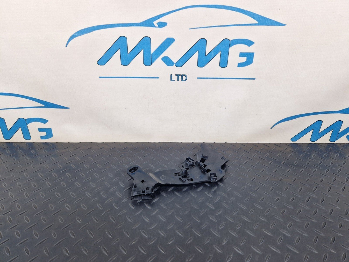 14-21 MERCEDES BENZ C200 W205 REAR RIGHT BRAKE CALIPER CABLES HOLDER A2055460446