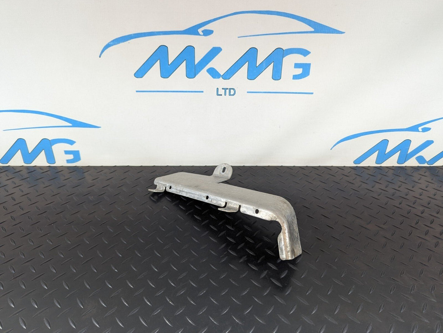 12-17 AUDI Q5 S-LINE GENUINE FUEL LINE PROTECTION PLATE 8R0201192C