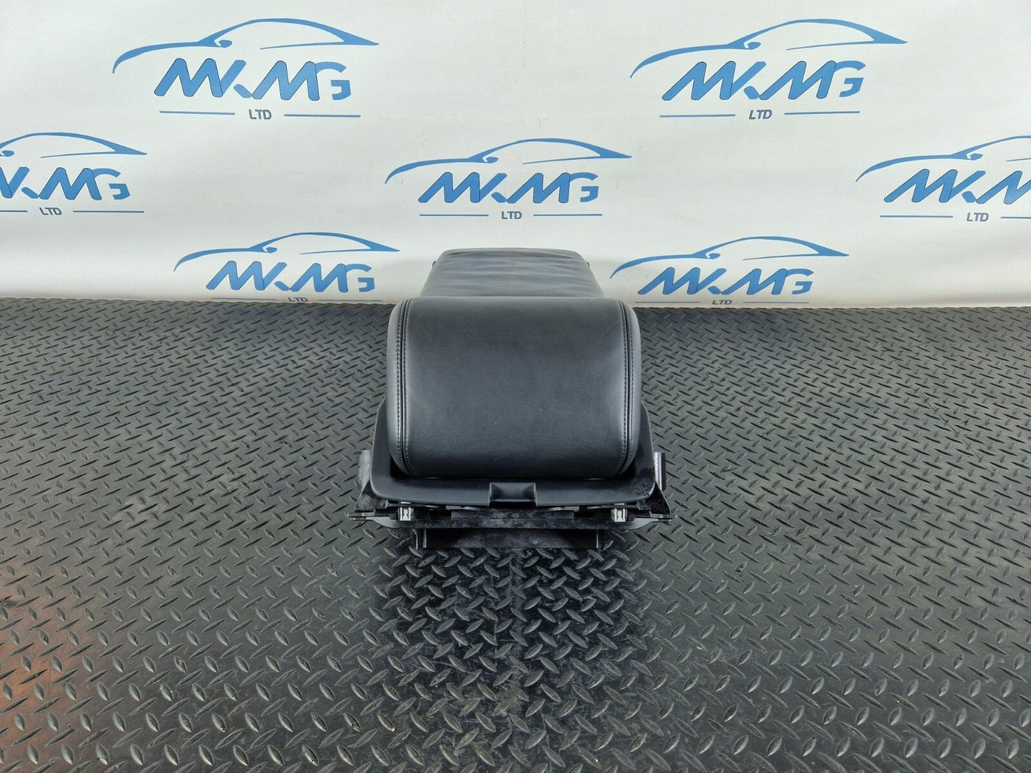 10-17 AUDI A8 4H REAR SEAT MIDDLE CENTER LEATHER ARMREST 4H0885075G