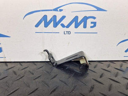 20-24 BMW 1 SERIES F40 GENUINE UNDERBODY PANELLING HOLDER BRACKET 7400890