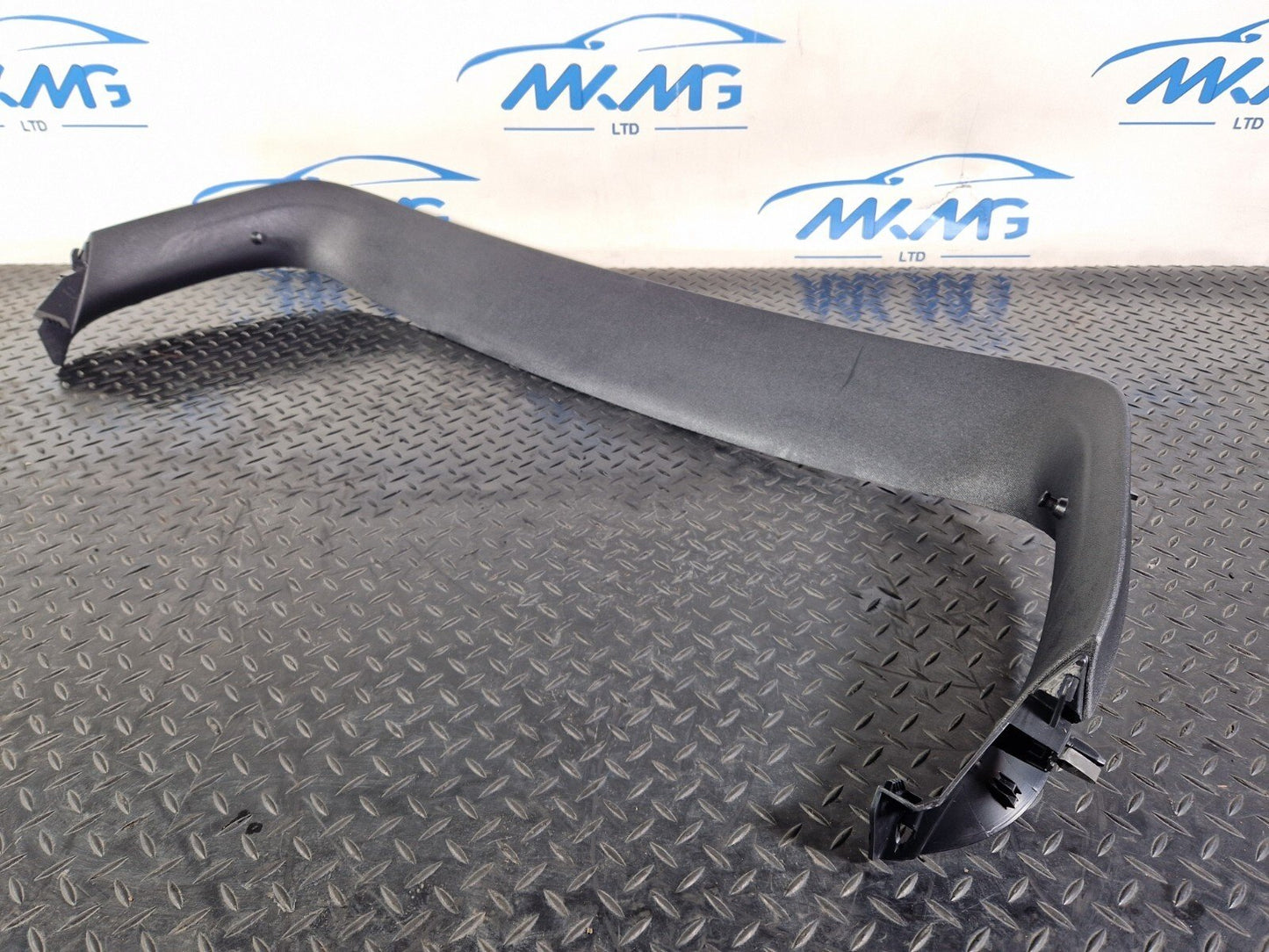 19-ON MERCEDES BENZ B CLASS W247 REAR TAILGATE WINDOW FRAME TRIM A2477402500