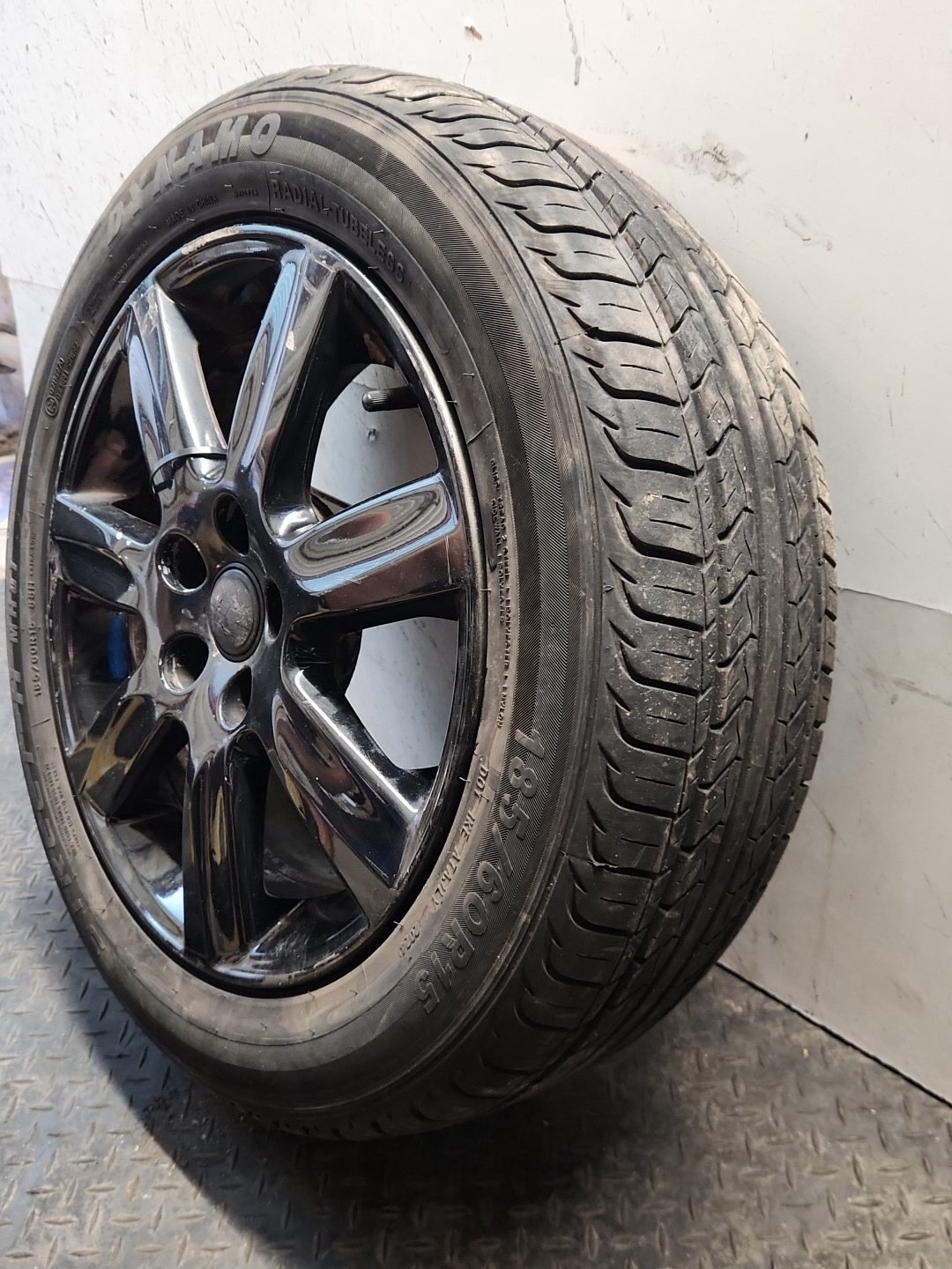 2011 Volkswagen Polo 6R MK5 15" Alloy Wheel with Tyre 185/60/15 ~6mm 6R0601025D
