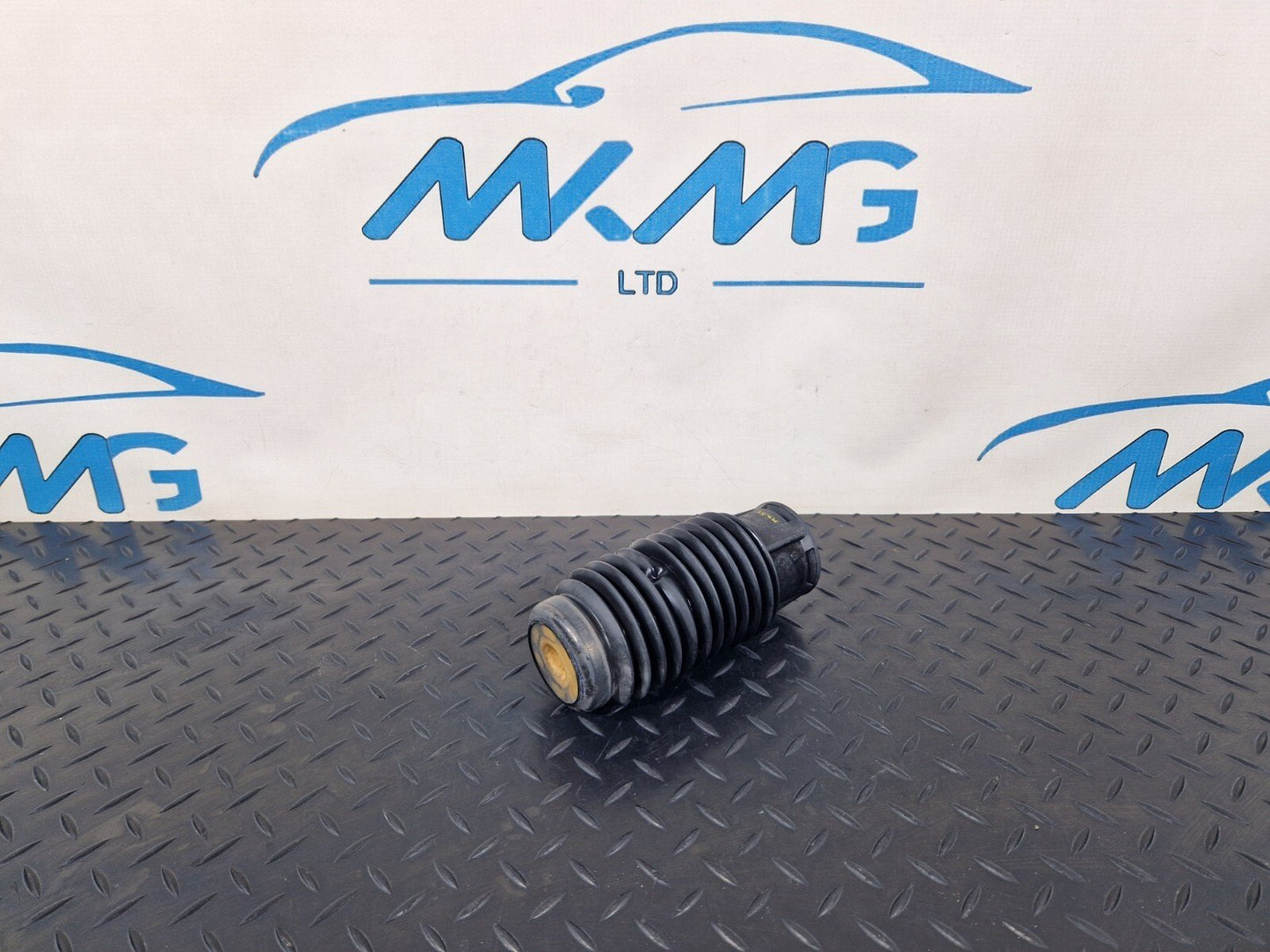 14-21 MERCEDES BENZ C200 W205 FRONT SHOCK ABSORBER MOUNT RUBBER BOOT A2053230292