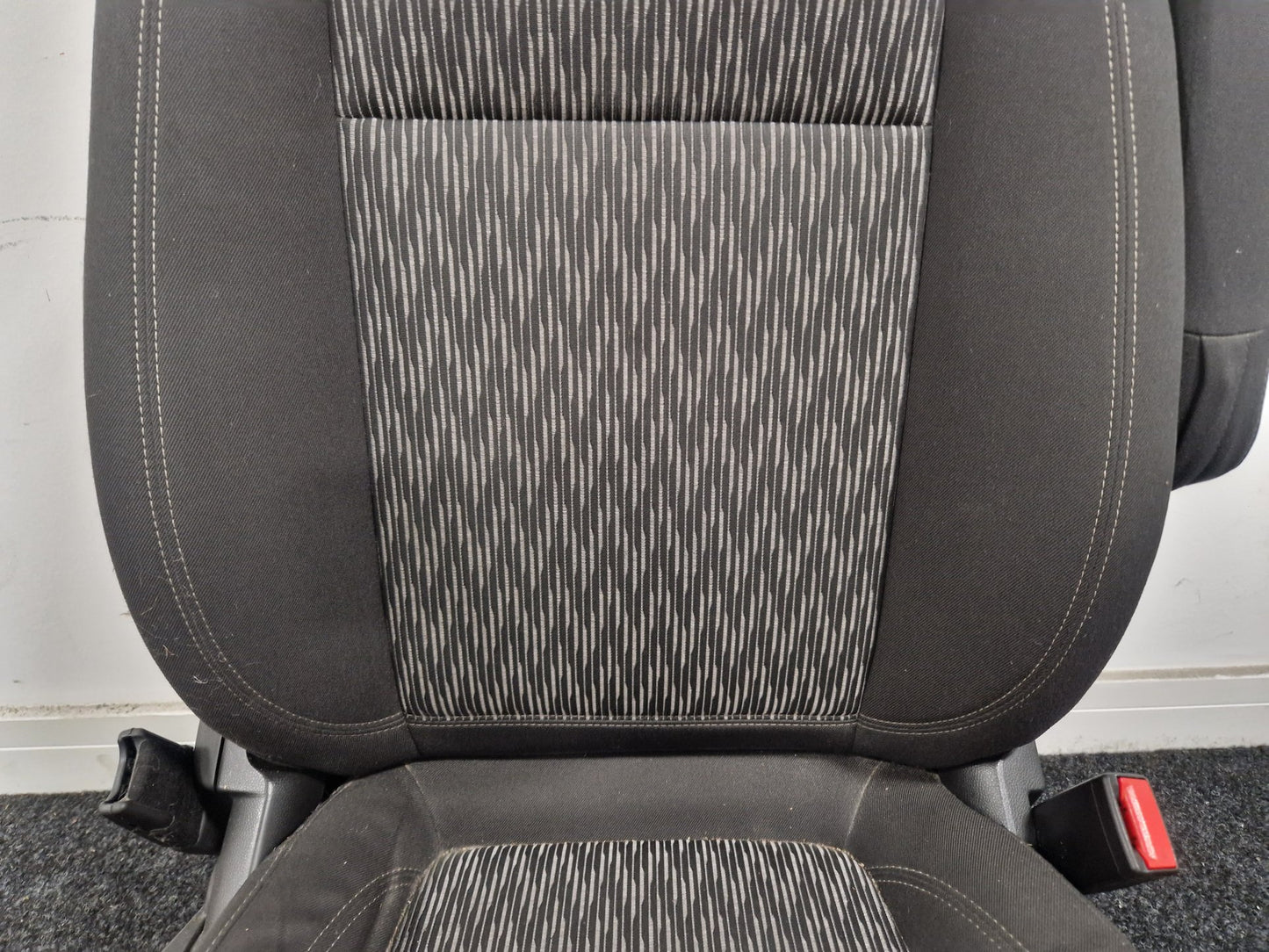 Vauxhall Mokka MK1 (G1U0) SUV Genuine Front Right O/S Driver Seat