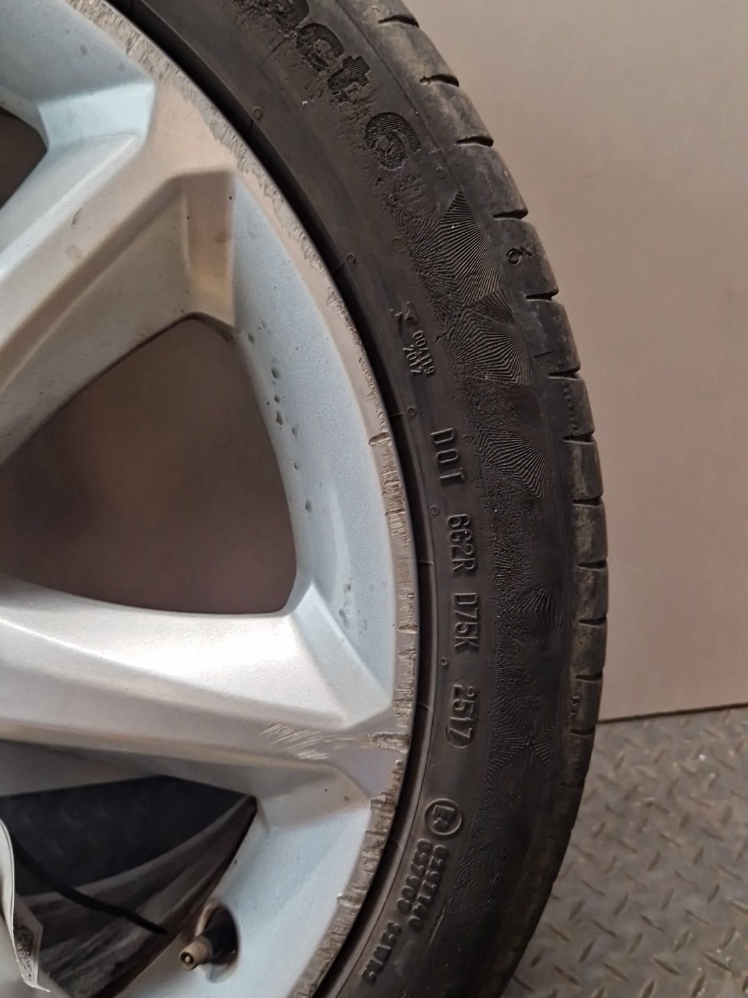 Ford Grand C-Max MK2 (C344) 18" Alloy Wheel and Tyre 235/40/18 ~4mm AM5J-1007-BC