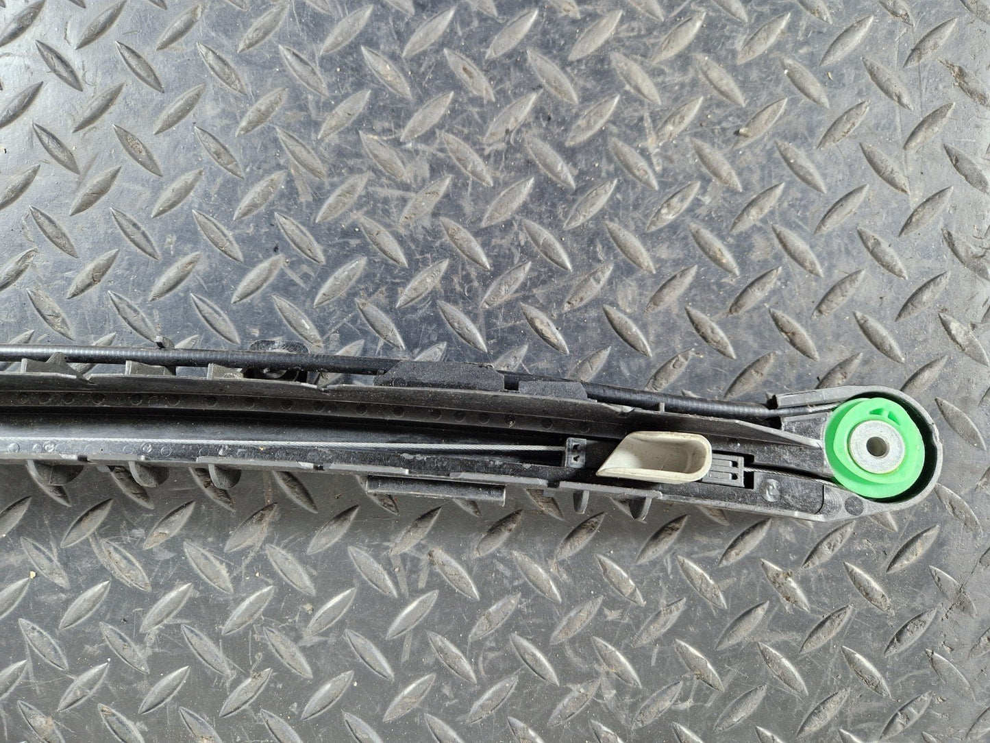 12-18 AUDI A6 C7 2.0 DIESEL CGLC/CGL GENUINE SUNROOF LINKAGE 933811103