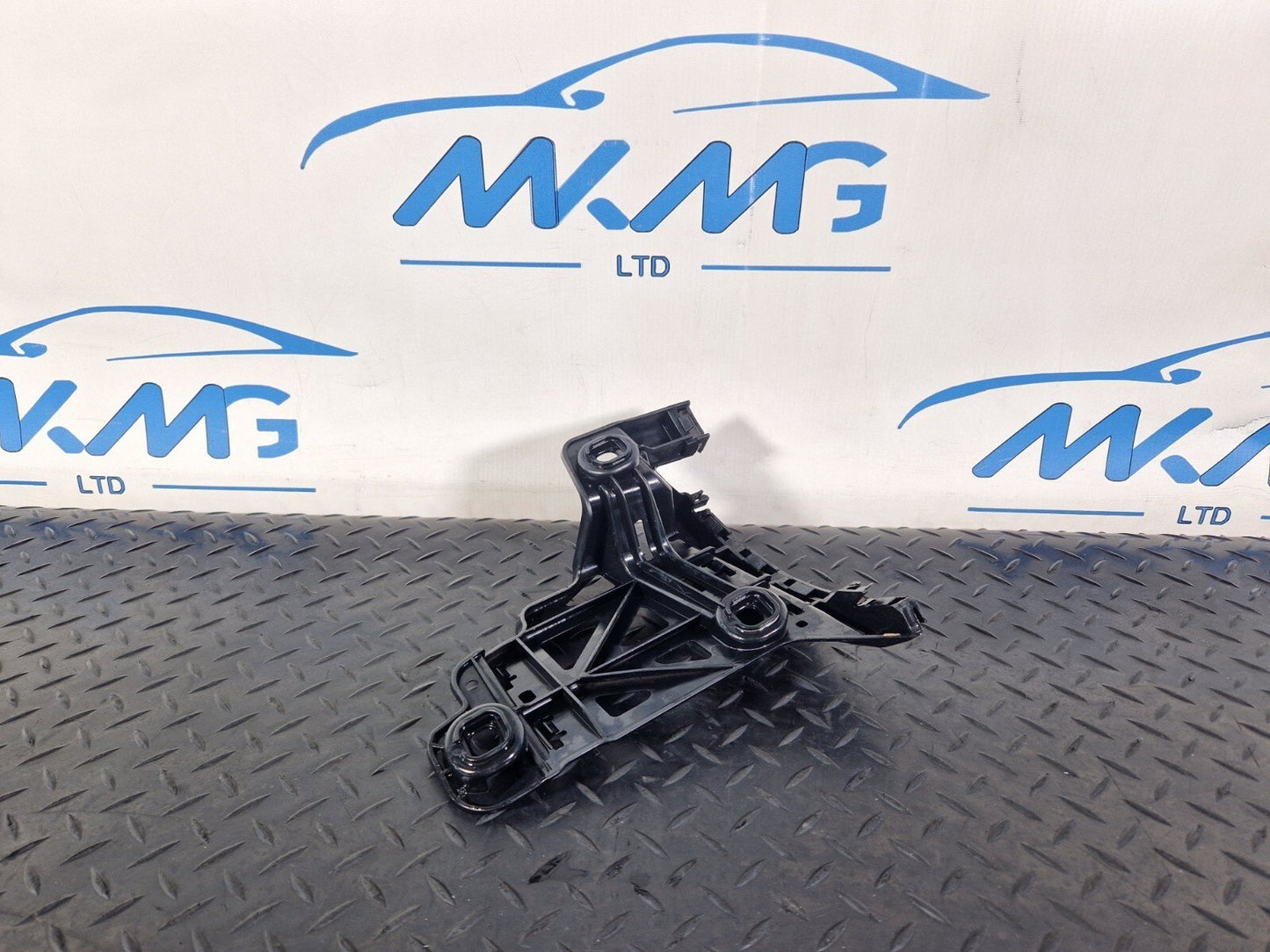 19-ON MERCEDES BENZ B CLASS W247 GENUINE REAR BUMPER BRACKET LEFT A2478851800