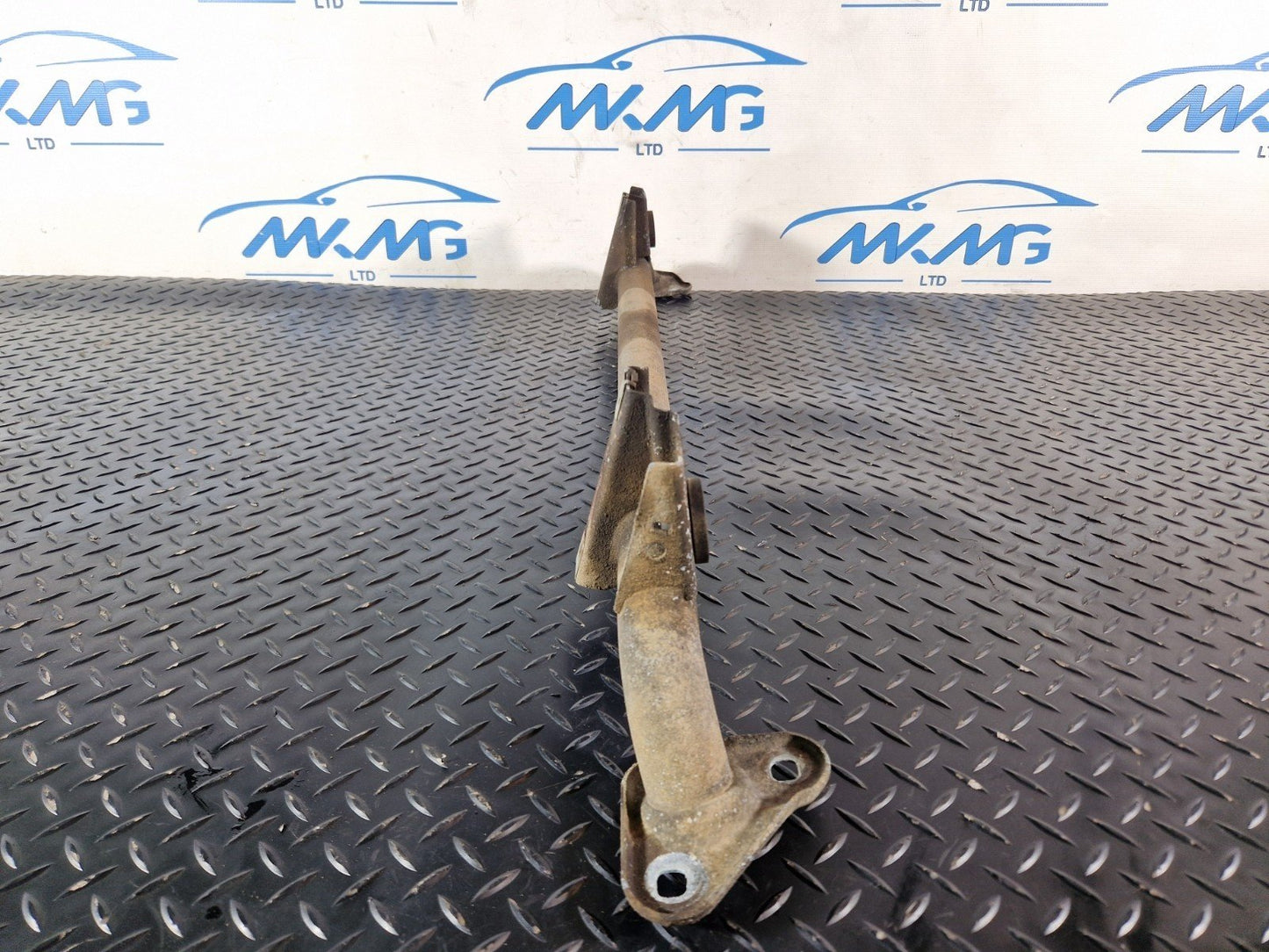 11-19 MERCEDES BENZ GLE W166 RADIATOR SUPPORT CROSS STRUT BAR MOUNT A1666200085