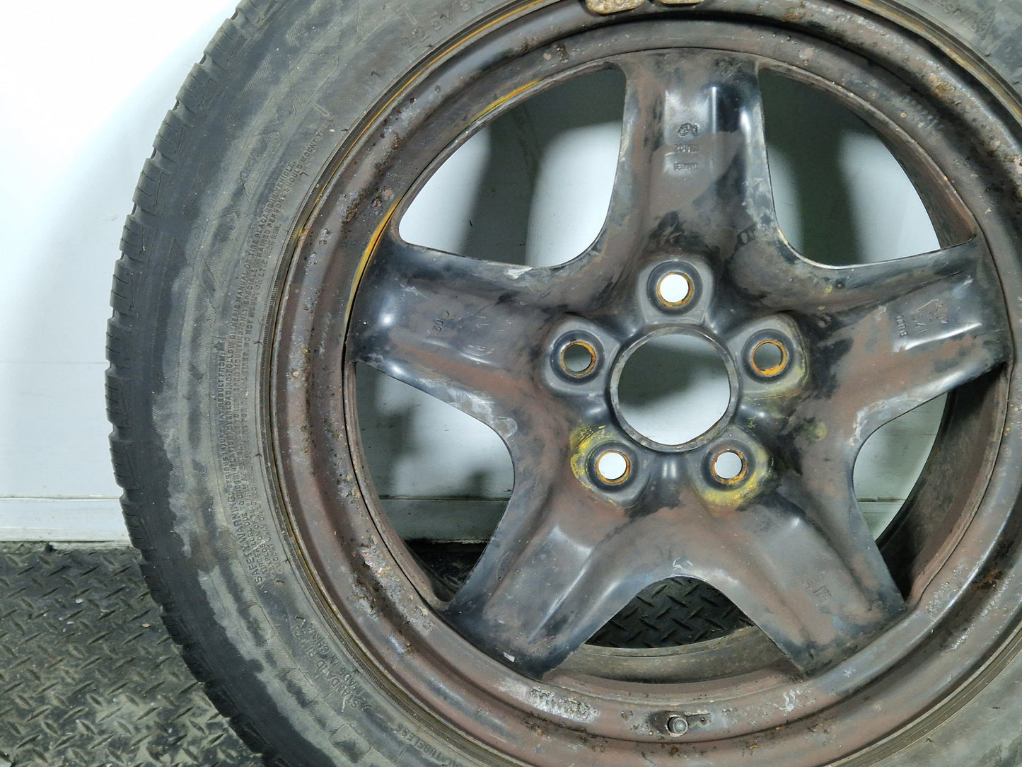 Ford C-Max MK1 17" Alloy Wheel with Tyre 4mm 225/55/17