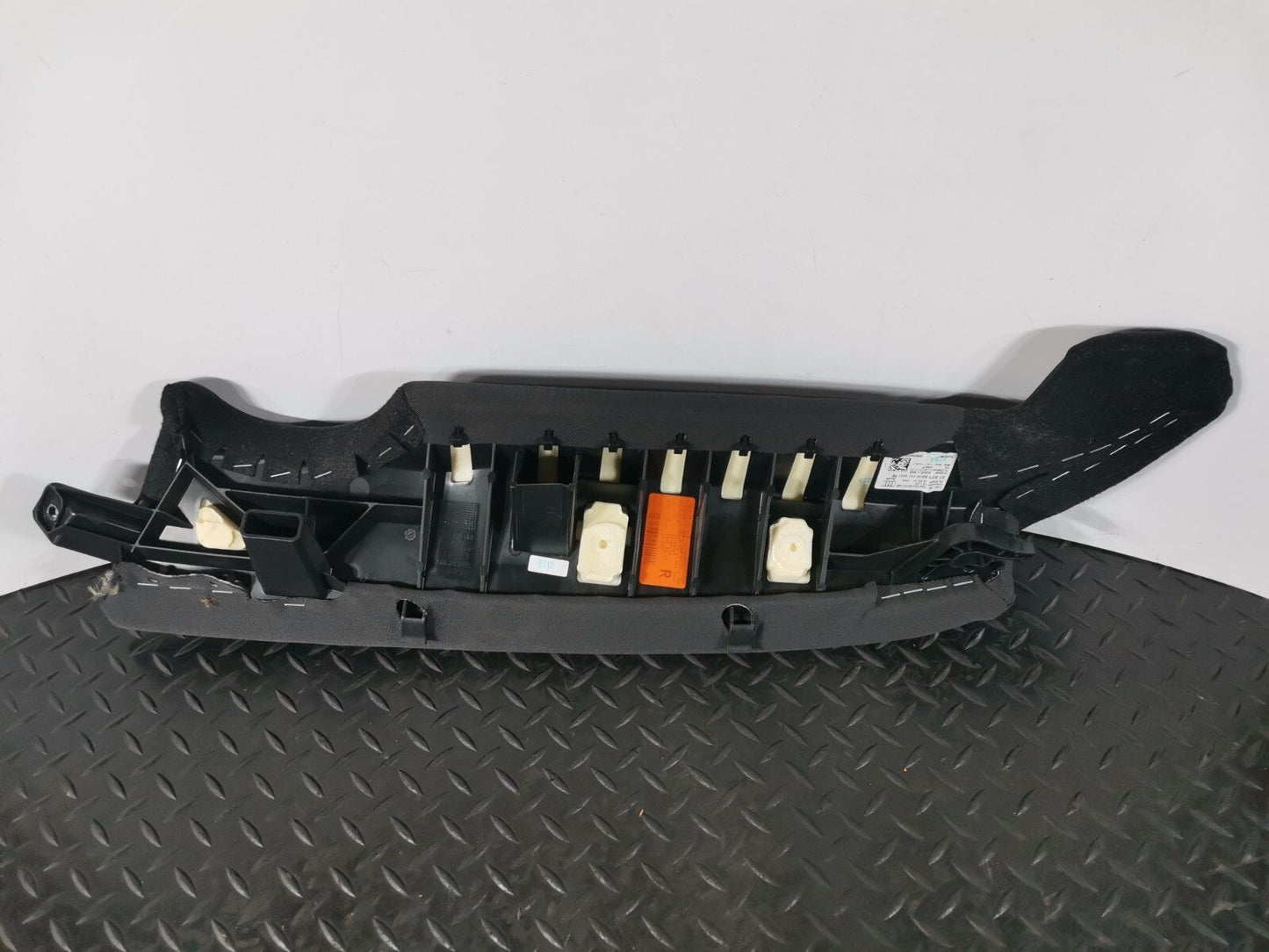 16-19 AUDI A4 B9 SALOON GENUINE REAR RIGHT DRIVER SIDE CLOTH BOLSTER 8W0885704