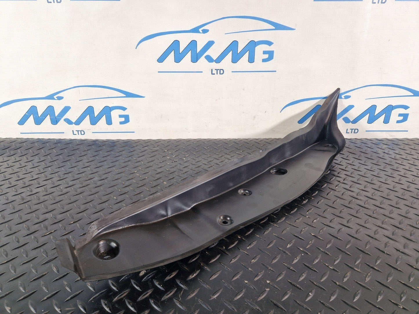 16-22 MERCEDES BENZ X253 FRONT RIGHT SIDE WING SEAL TRIM A2538890125
