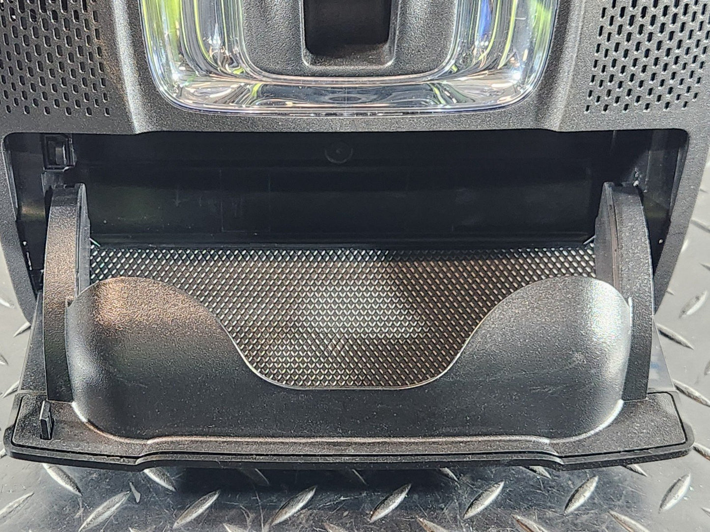 19-ON MERCEDES BENZ B CLASS W247 GENUINE INTERIOR READING LIGHT A0009002521