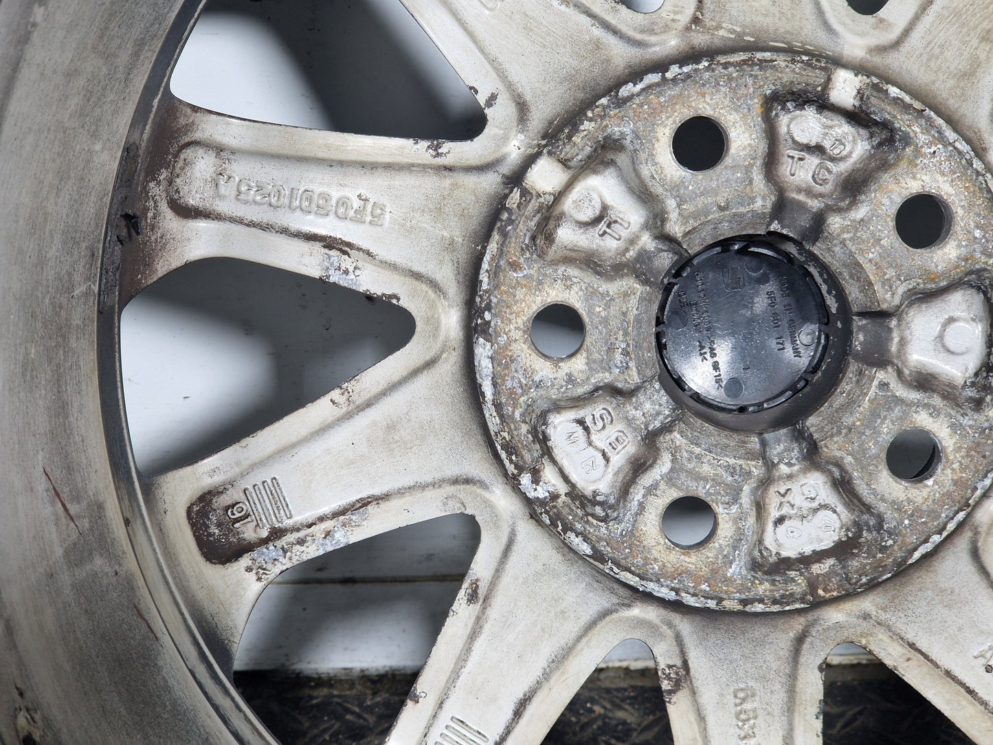 Seat Leon MK3 5F 16" Alloy Wheel with Tyre 4mm 205/55/16 5F0601025A