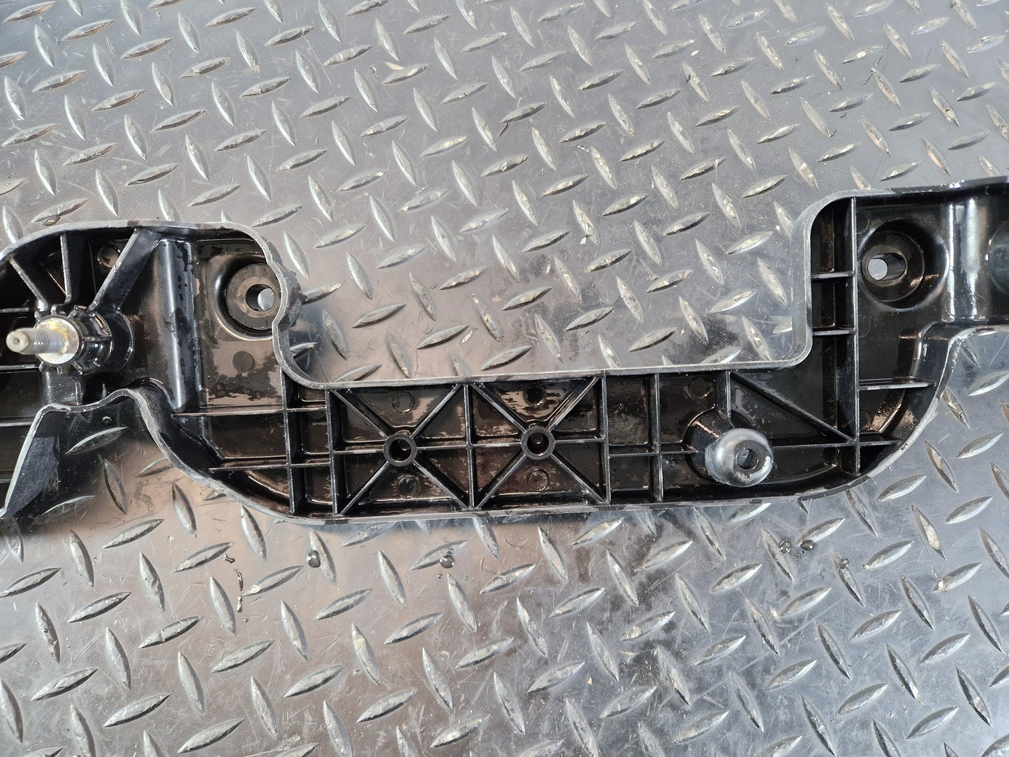 Range Rover Evoque L551 Right Driver O/S Bumper Bracket K8D2-113C52-AB