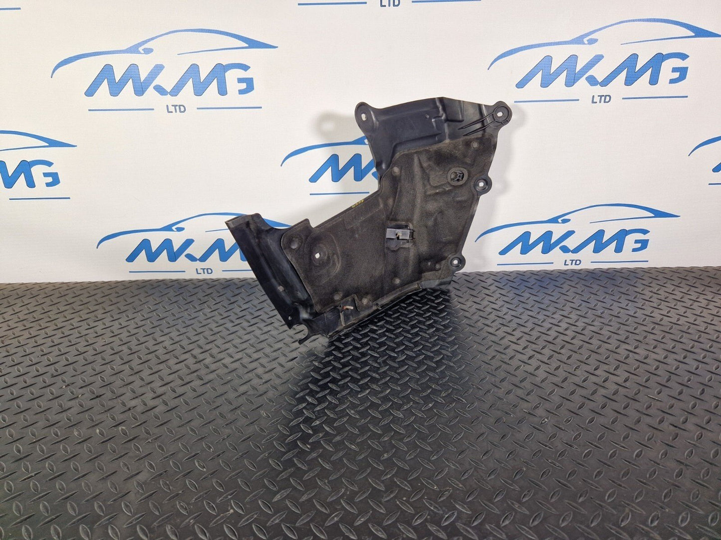 14-21 MERCEDES-BENZ C250D W205 GENUINE ENGINE COMPARTMENT PANEL A2056200140