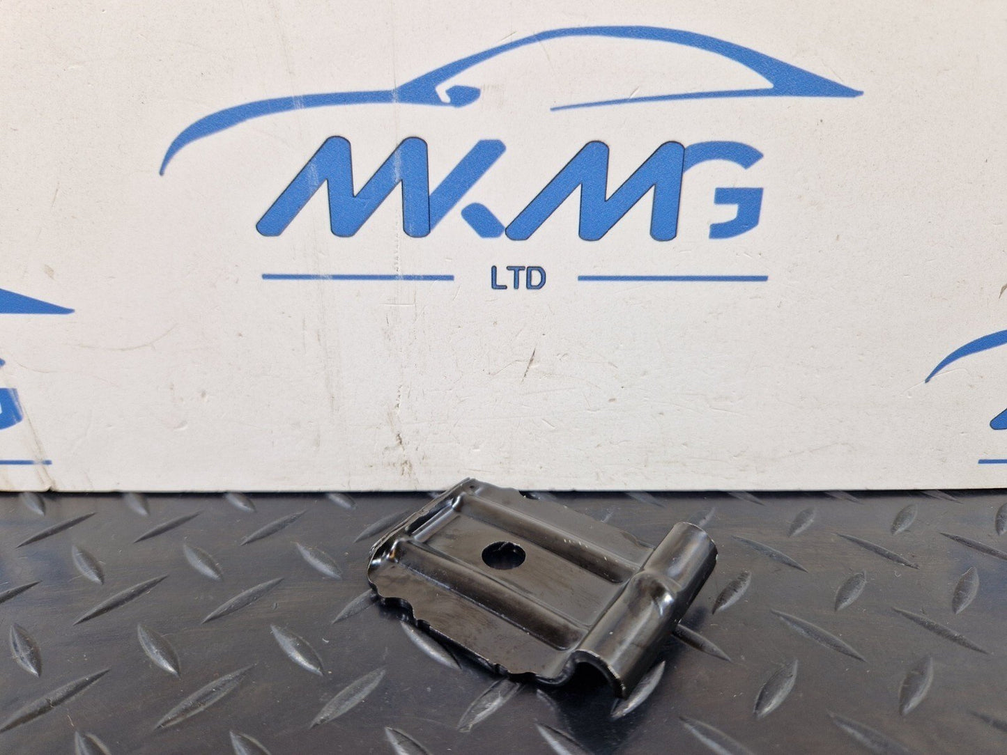 16-19 AUDI A4 B9 GENUINE OEM BATTERY CLAMP 8W0803123