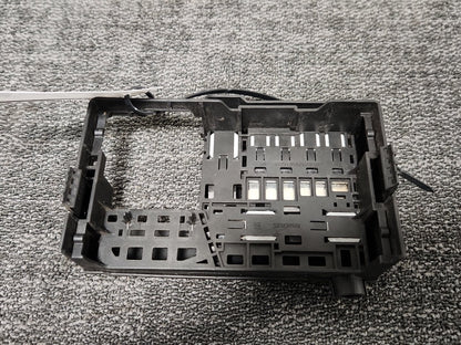 Vauxhall Meriva MK2 (B) (4470) MPV Genuine Battery Fuse Box 13354391