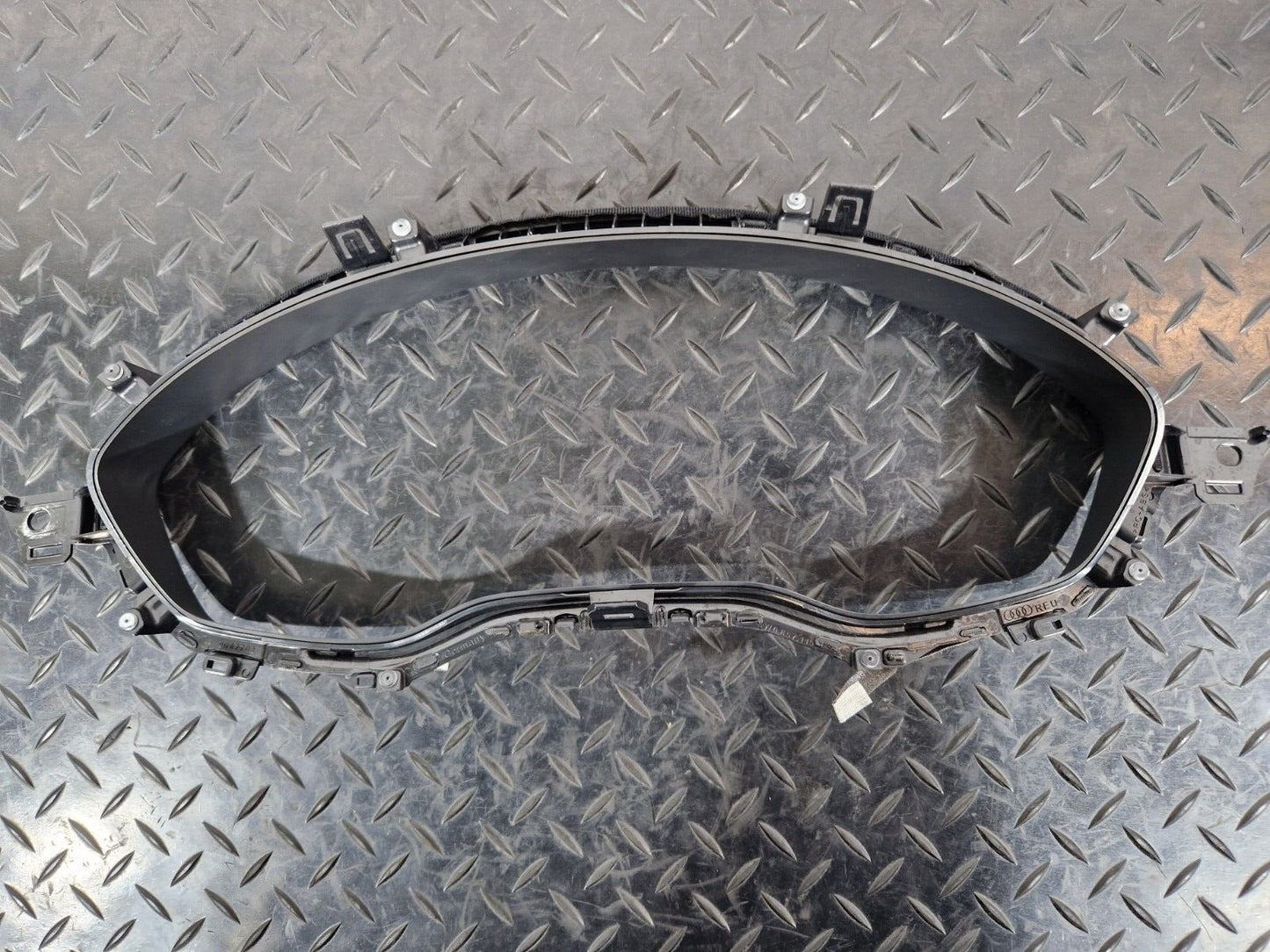16-19 AUDI A4 B9 GENUINE SPEEDOMETER SURROUND TRIM COVER 8W0857115