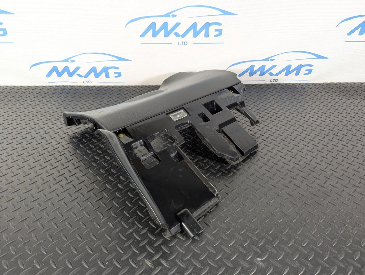 10-17 AUDI A8 4H DASHBOARD LOWER STEERING COLUMN COVER TRIM 4H285700638
