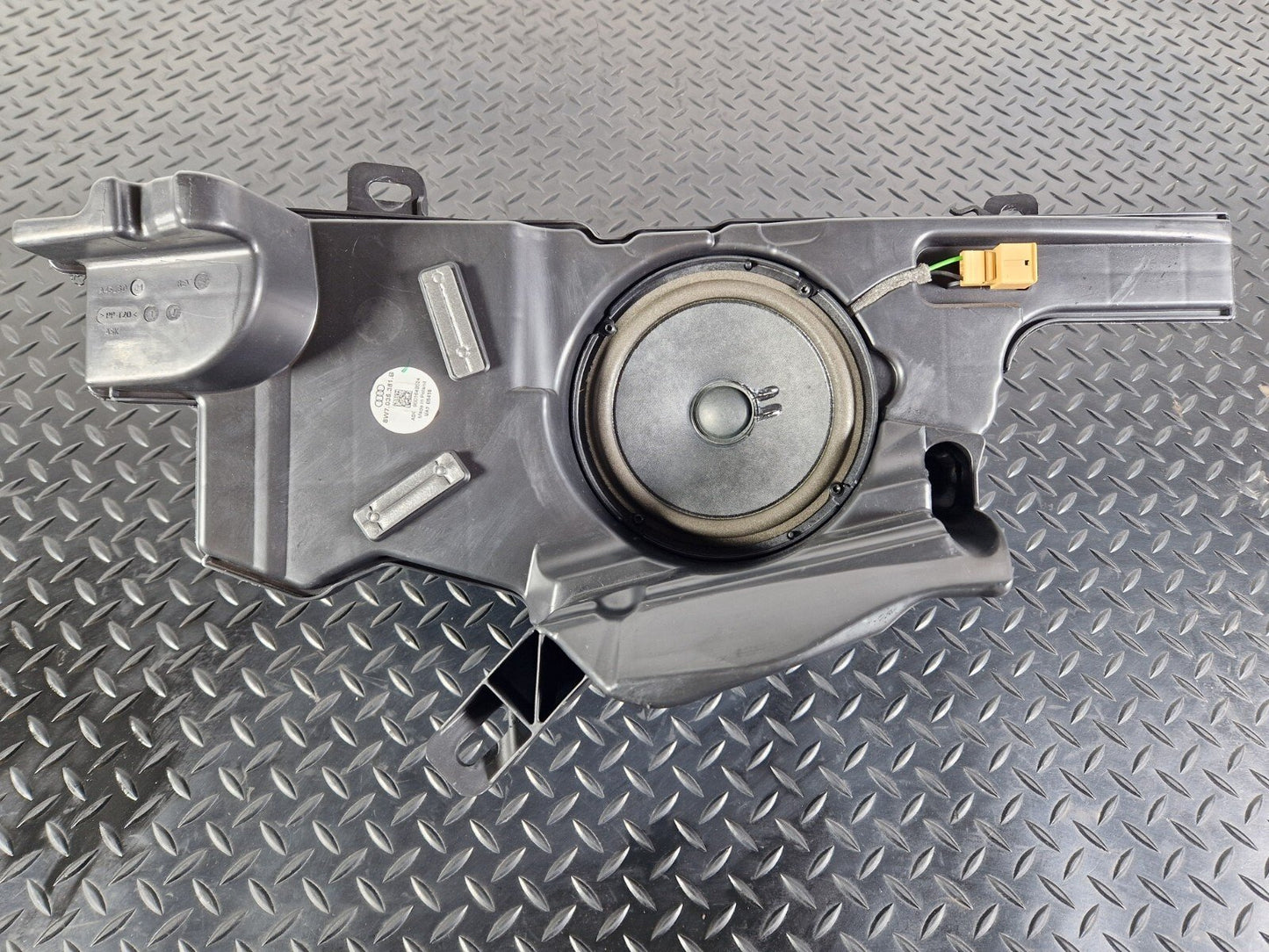 Audi Unknown Part Type 8W7035381B