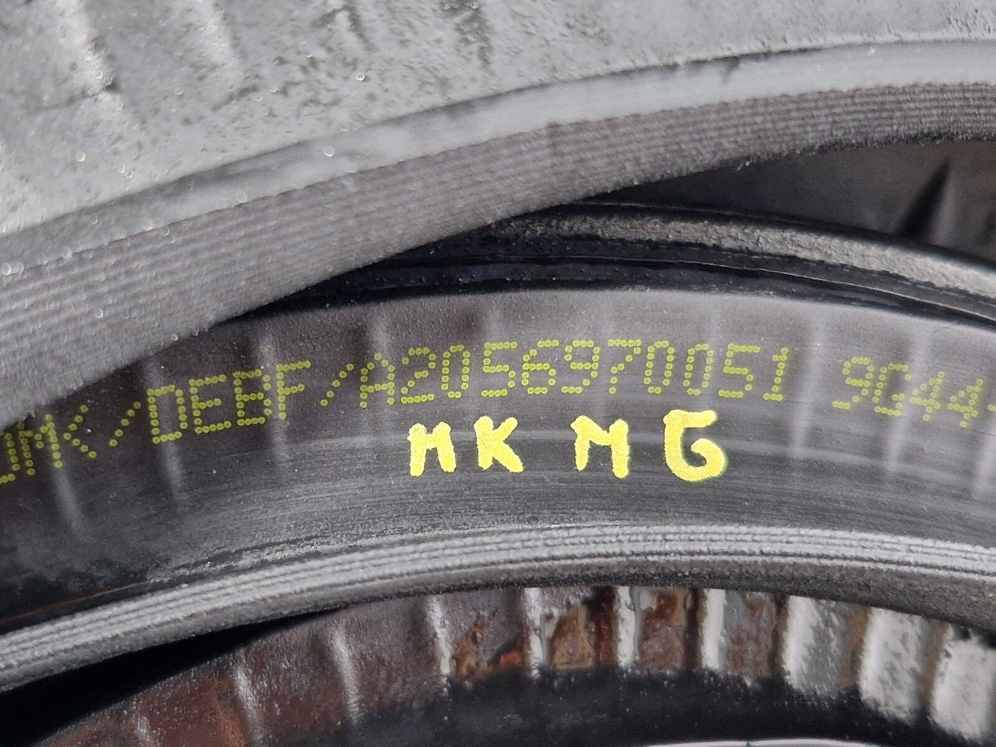 14-21 MERCEDES BENZ C220d W205 FRONT DOOR LEFT SIDE RUBBER SEAL A2056970051
