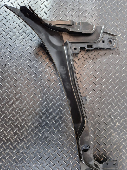 Land Rover Range Rover Evoque L551 WINDSCREEN SCUTTLE PANEL WIPER TRIM K8D24105B