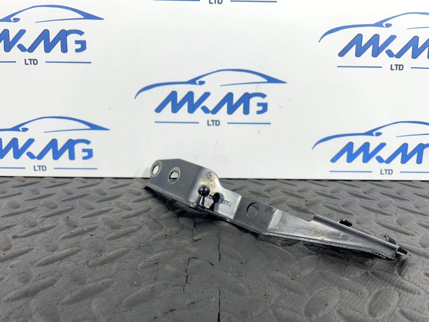 14-21 BMW 2 SERIES G.TOURER F45 F46 DRIVER SIDE BONNET STRUT HOLDER 7300532