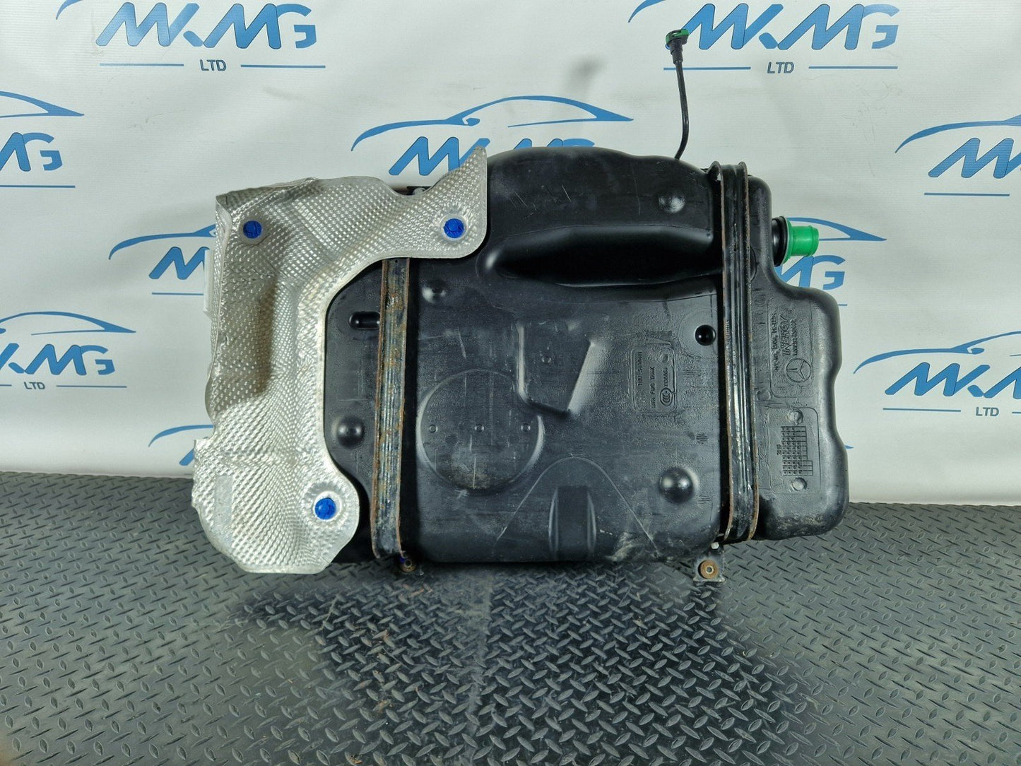 12-18 MERCEDES BENZ W176 GENUINE FUEL TANK & PUMP A2464702901