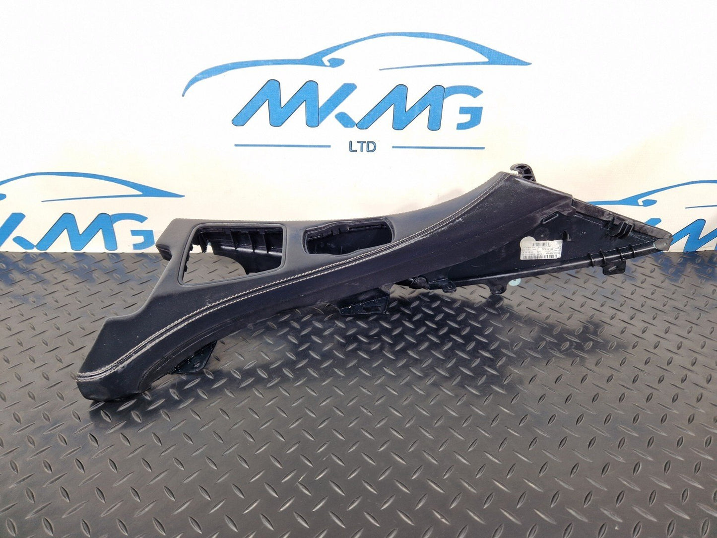 11-18 BMW 6 SERIES F06 GENUINE CENTRE CONSOLE LEATHER TRIM IN BLACK 9197340