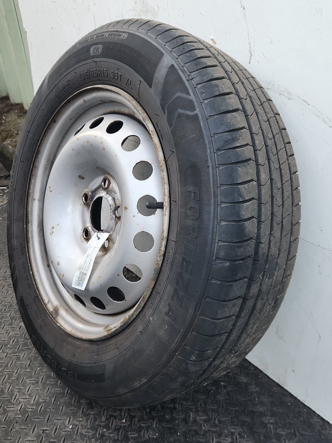 Mercedes-Benz Citan W415 Cargo Van 15" Steel Wheel with Tyre 195/65/15 ~6mm