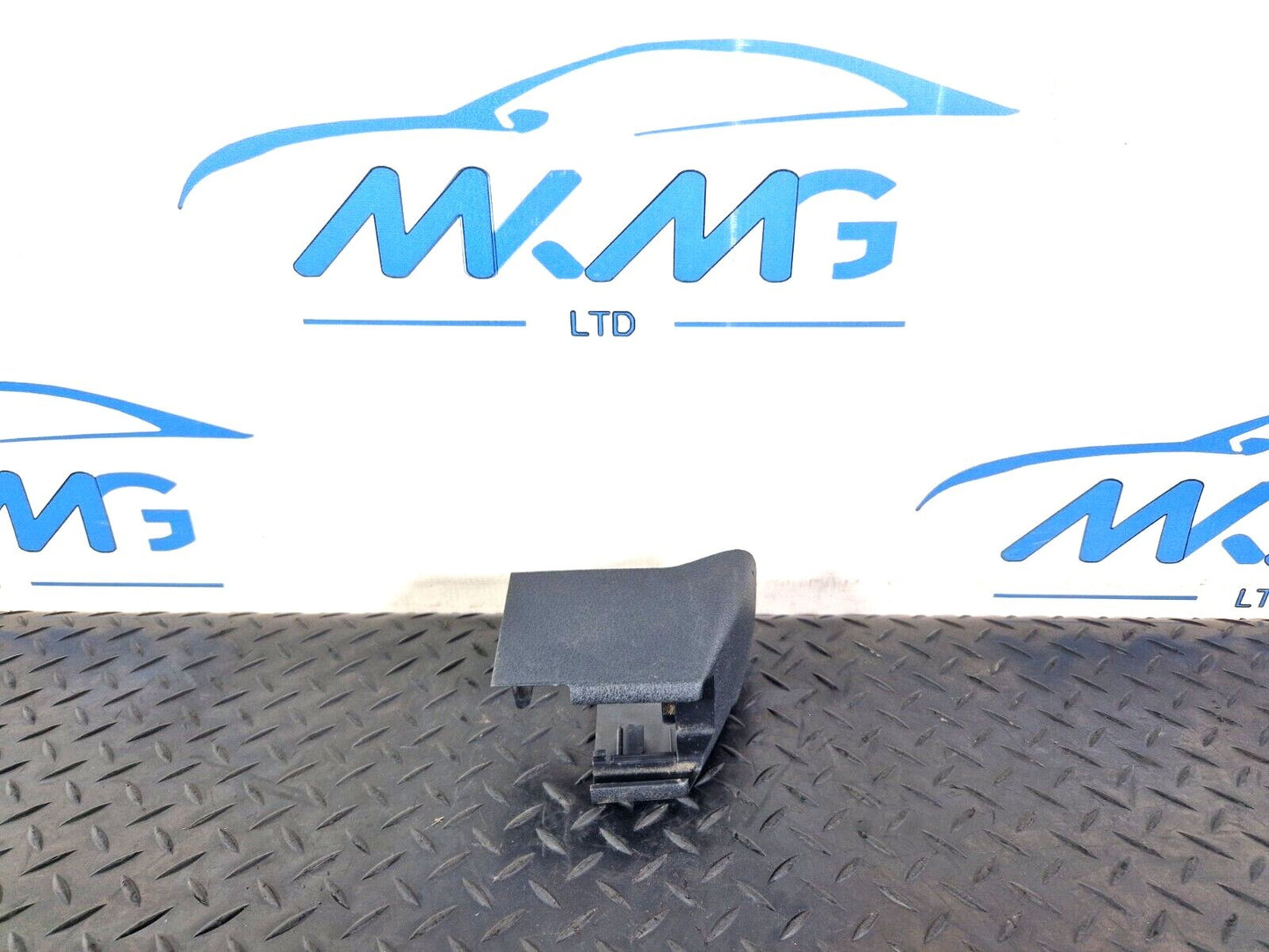19-ON MERCEDES BENZ B CLASS W247 FRONT LEFT SEAT INTERIOR RAIL COVER A2479190300