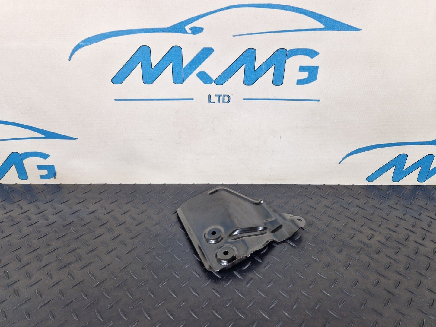 12-17 AUDI S5 CONVERTIBLE LEFT SIDE N/S SEAT BELT ANCHOR PLATE 8F0857786B