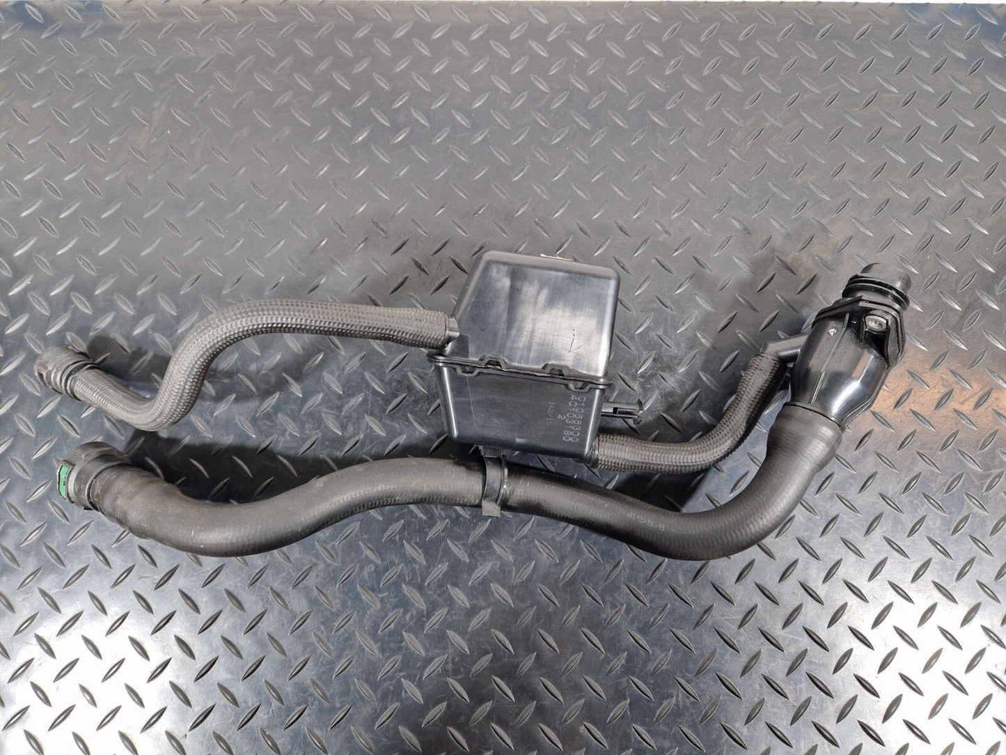 16-19 AUDI A4 B9 GENUINE ADBLUE TANK FILLING HOSES 8W0131963A