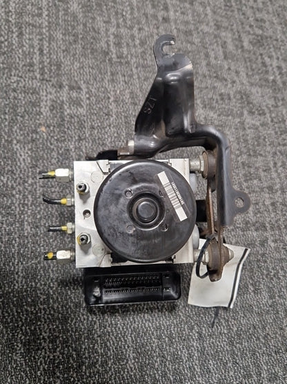 Honda CR-Z MK1 (ZF13) Coupe Genuine ABS Pump Module 57110-SZT-G030-M1
